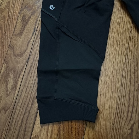Lululemon crop 17” leggings sz 6 - Picture 7 of 7